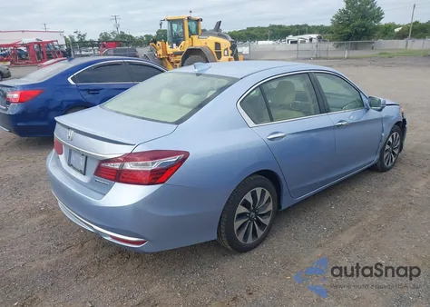 2017 Honda Accord Hybrid z USA, uszkodzony, nr VIN JHMCR6F38HC008220